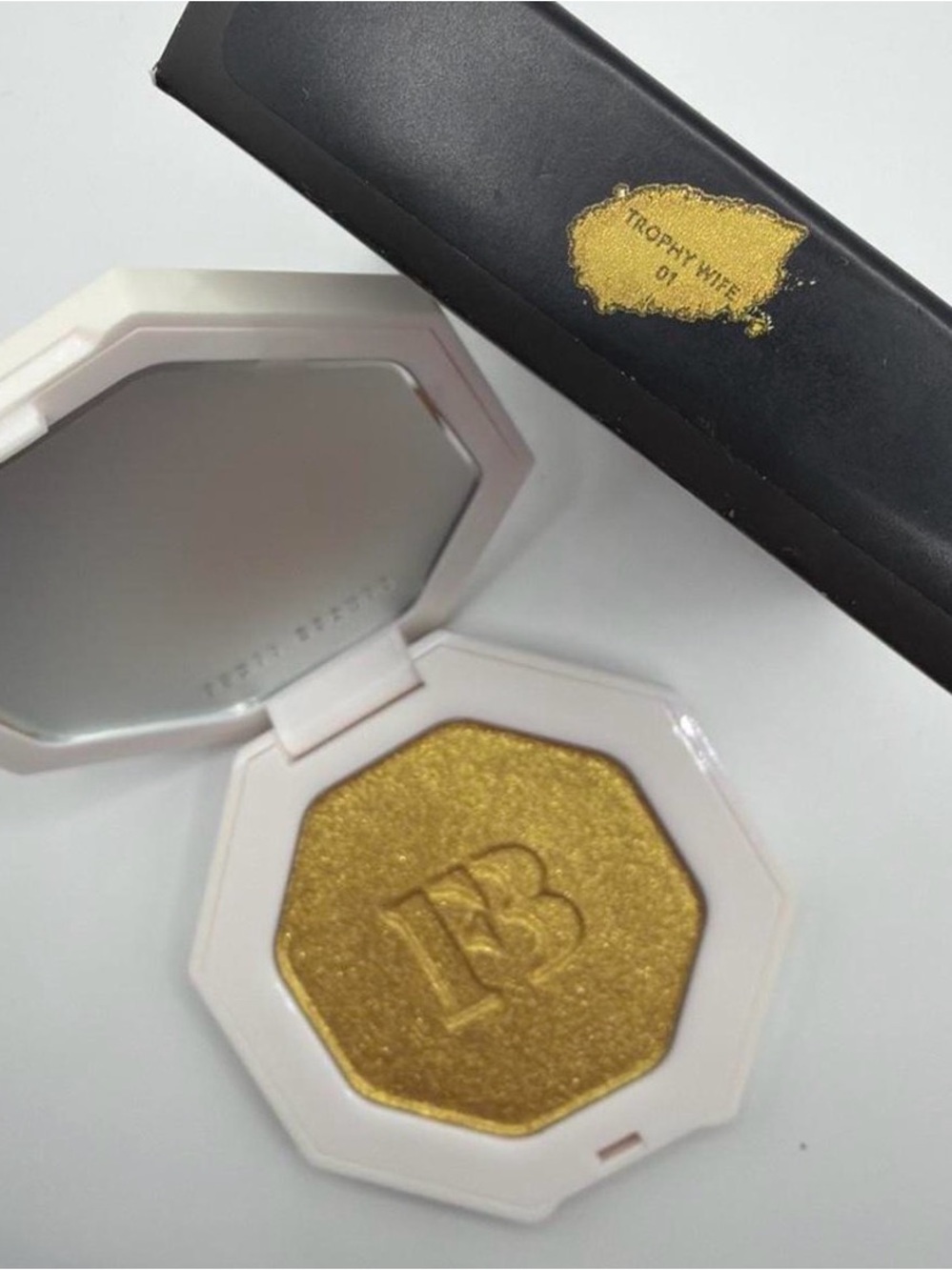 Fenty Beauty Killawatt Highlighter – Trophy Wife - Picture 3 of 7